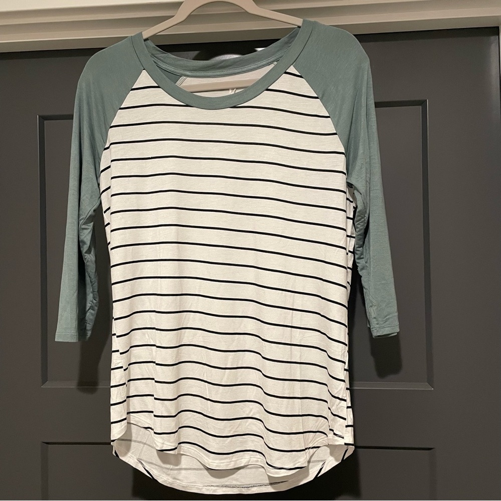 3/4 length shirt